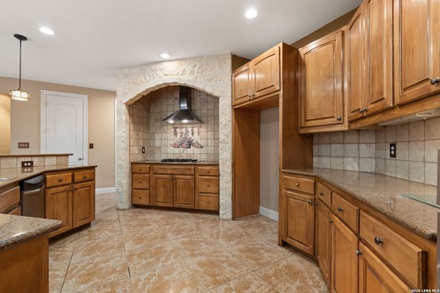 283 Shady Grove Dr, Bulverde, TX 78163