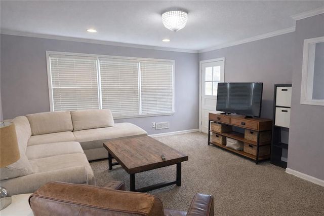 2114 W 79TH Terrace, Prairie Village, KS 66208