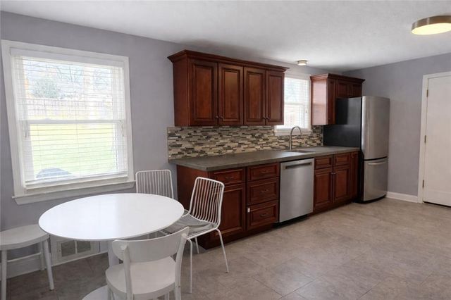 2114 W 79TH Terrace, Prairie Village, KS 66208