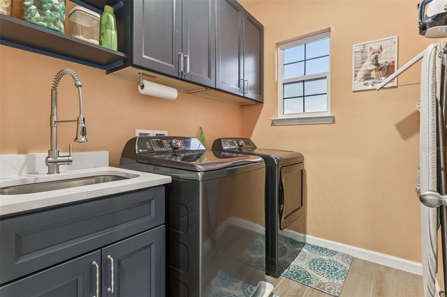 594 VIA BELLA COURT, Howey In The Hills, FL 34737