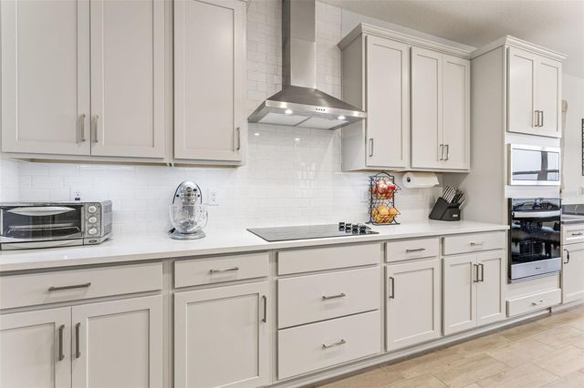 594 VIA BELLA COURT, Howey In The Hills, FL 34737