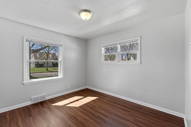 3930 70TH STREET, Milwaukee, WI 53216