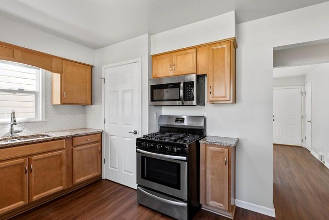 3930 70TH STREET, Milwaukee, WI 53216