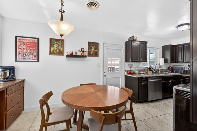 611 Atkinson St, Roseville, CA 95678
