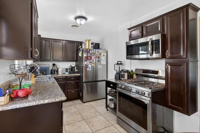 611 Atkinson St, Roseville, CA 95678