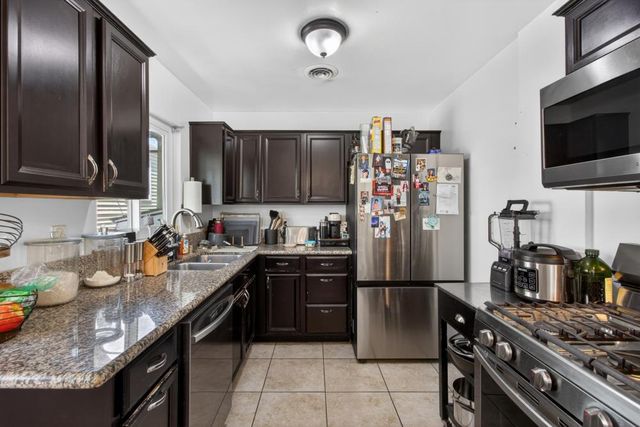 611 Atkinson St, Roseville, CA 95678