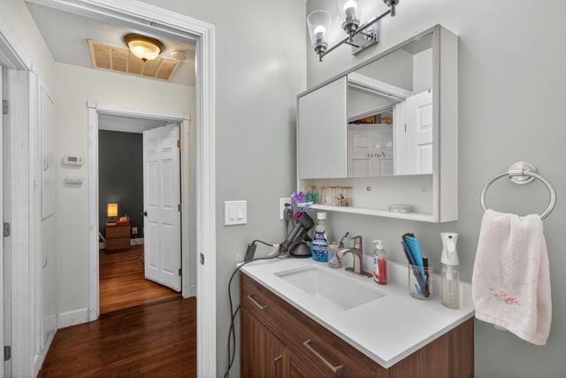 611 Atkinson St, Roseville, CA 95678