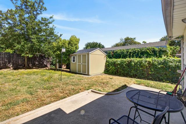 611 Atkinson St, Roseville, CA 95678