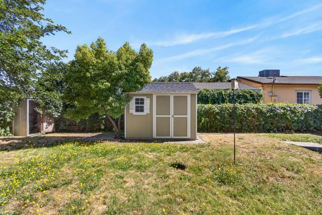 611 Atkinson St, Roseville, CA 95678