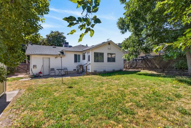 611 Atkinson St, Roseville, CA 95678