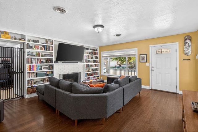 611 Atkinson St, Roseville, CA 95678