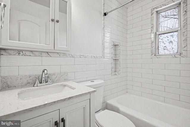 117 WESMOND DR, Alexandria, VA 22305