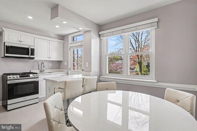 117 WESMOND DR, Alexandria, VA 22305