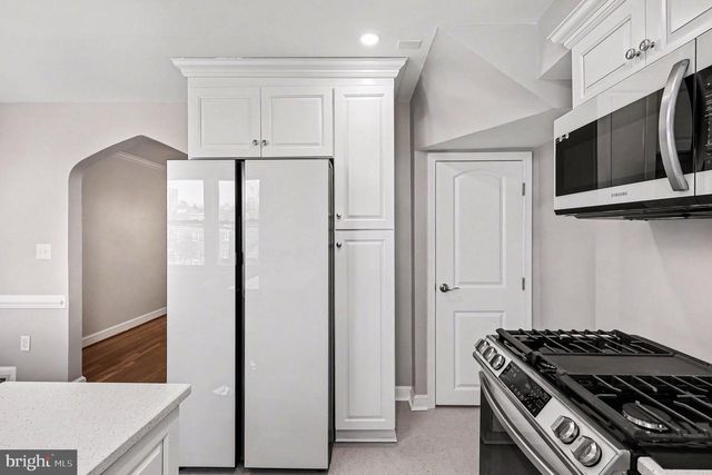 117 WESMOND DR, Alexandria, VA 22305