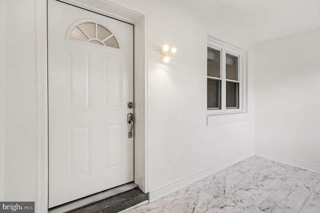 117 WESMOND DR, Alexandria, VA 22305