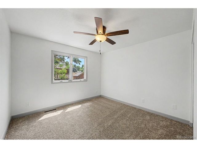 2823 Humboldt Cir, Longmont, CO 80503