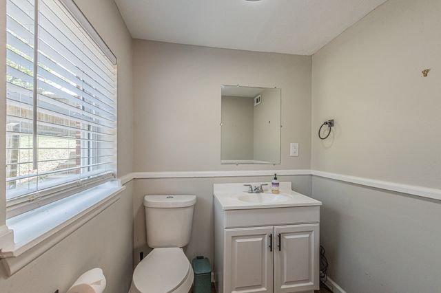 3520 Loganwood Drive, Dallas, TX 75227