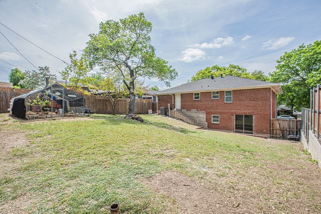 3520 Loganwood Drive, Dallas, TX 75227