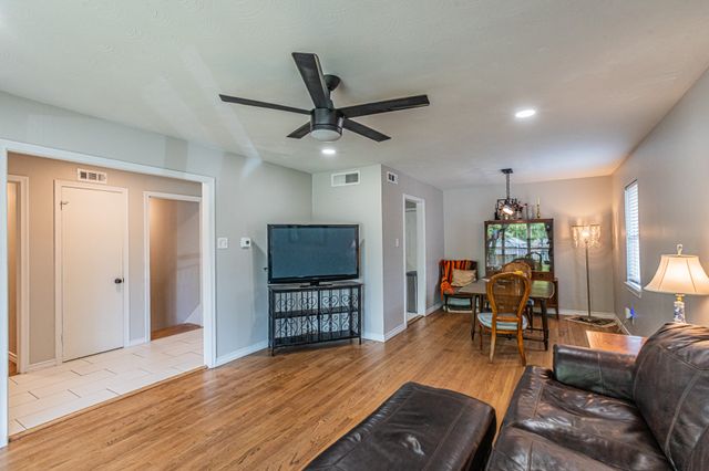 3520 Loganwood Drive, Dallas, TX 75227