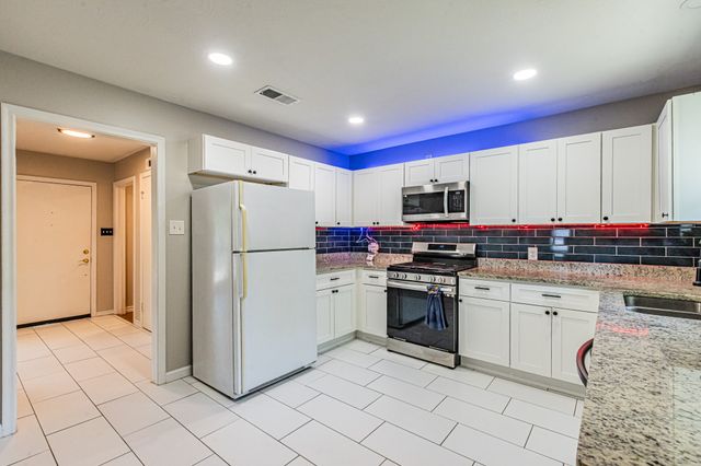 3520 Loganwood Drive, Dallas, TX 75227