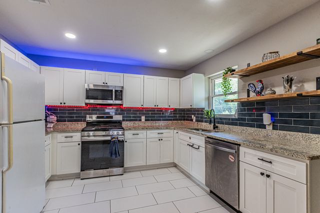 3520 Loganwood Drive, Dallas, TX 75227