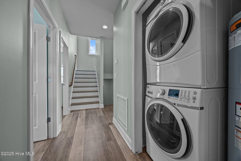 Image 18 of property listing at 130 N Permuda Wynd Drive, N Topsail Beach, NC 28460