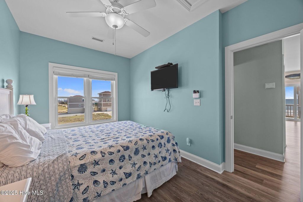 Image 44 of property listing at 130 N Permuda Wynd Drive, N Topsail Beach, NC 28460