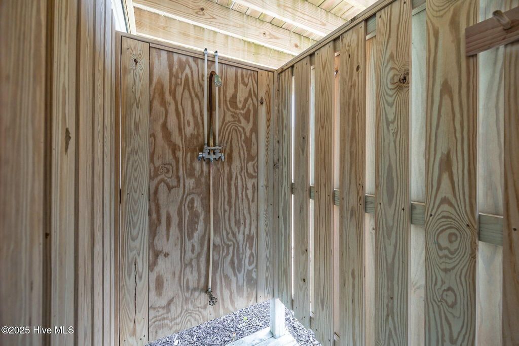 Image 55 of property listing at 130 N Permuda Wynd Drive, N Topsail Beach, NC 28460