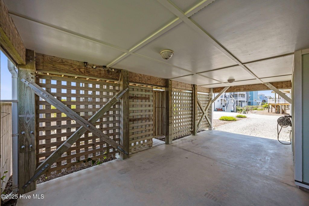 Image 68 of property listing at 130 N Permuda Wynd Drive, N Topsail Beach, NC 28460