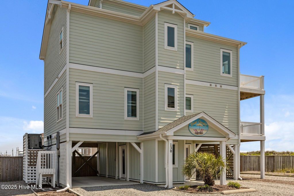 Image 8 of property listing at 130 N Permuda Wynd Drive, N Topsail Beach, NC 28460