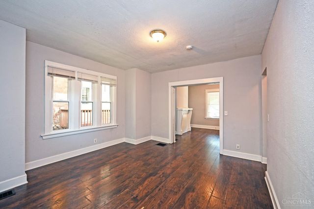 3608 W Eighth Street, Cincinnati, OH 45205