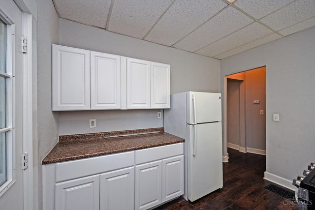 3608 W Eighth Street, Cincinnati, OH 45205