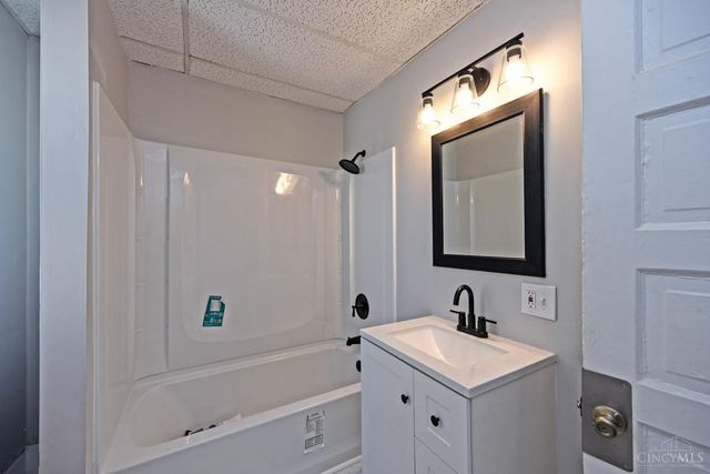 3608 W Eighth Street, Cincinnati, OH 45205