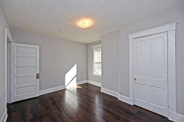 3608 W Eighth Street, Cincinnati, OH 45205