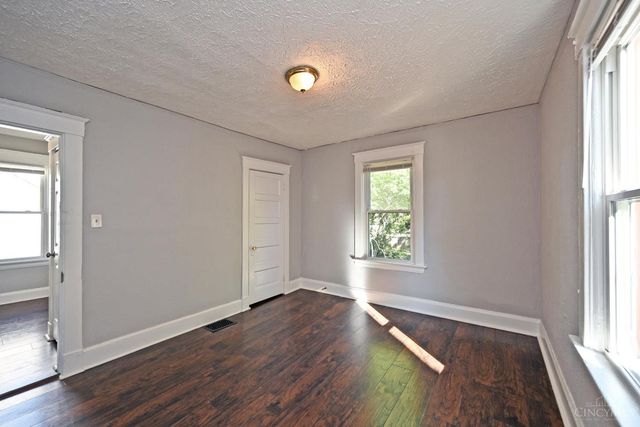 3608 W Eighth Street, Cincinnati, OH 45205