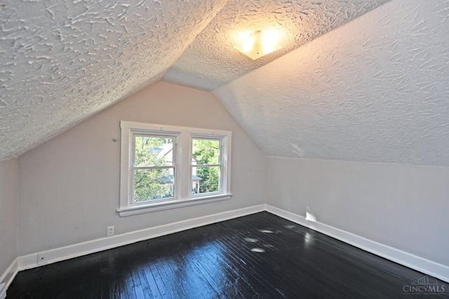 3608 W Eighth Street, Cincinnati, OH 45205