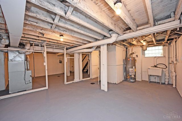 3608 W Eighth Street, Cincinnati, OH 45205