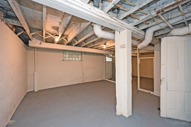 3608 W Eighth Street, Cincinnati, OH 45205