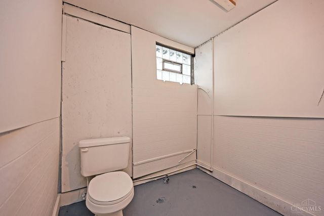 3608 W Eighth Street, Cincinnati, OH 45205