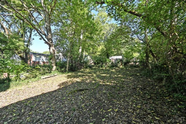 3608 W Eighth Street, Cincinnati, OH 45205