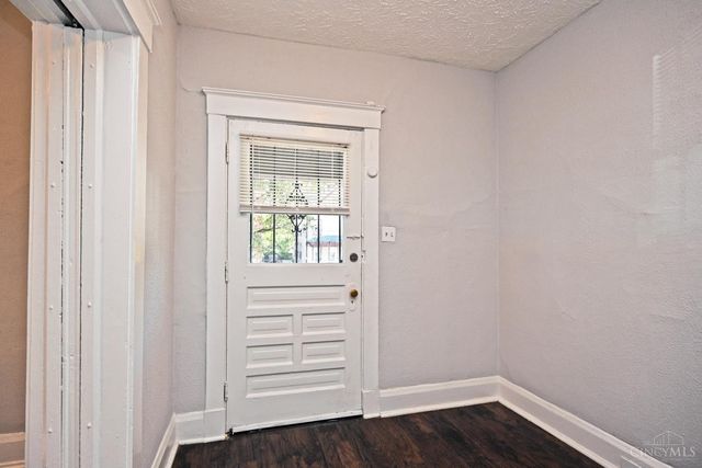 3608 W Eighth Street, Cincinnati, OH 45205