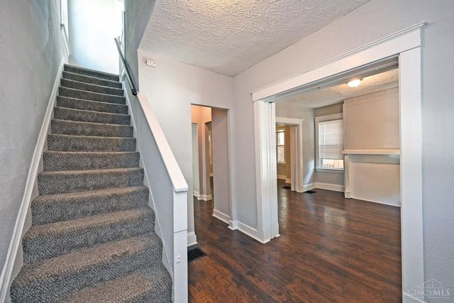 3608 W Eighth Street, Cincinnati, OH 45205