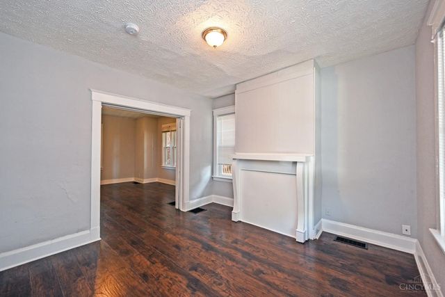 3608 W Eighth Street, Cincinnati, OH 45205