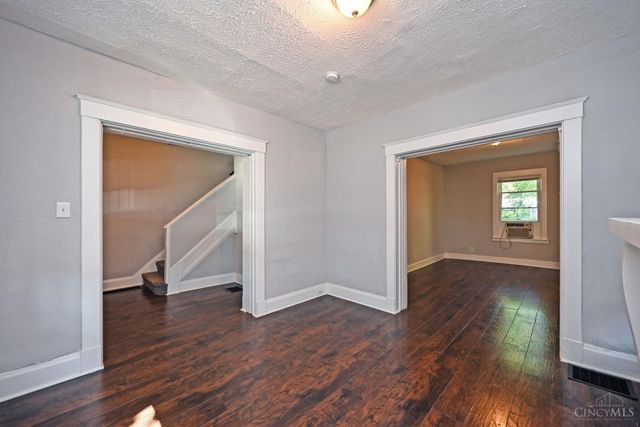 3608 W Eighth Street, Cincinnati, OH 45205