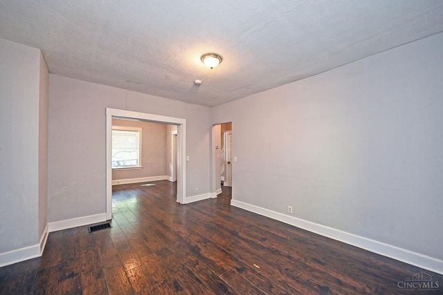 3608 W Eighth Street, Cincinnati, OH 45205