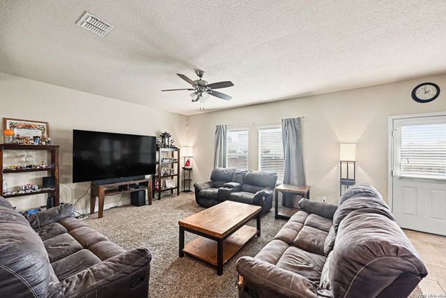 1107 Caspian Pt, San Antonio, TX 78245