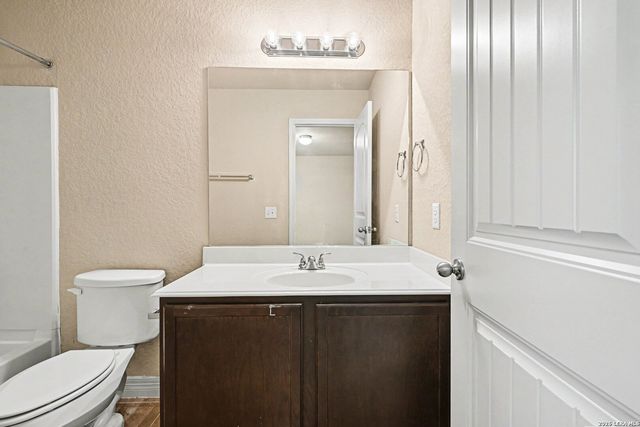 1107 Caspian Pt, San Antonio, TX 78245