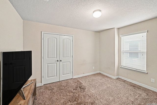 1107 Caspian Pt, San Antonio, TX 78245