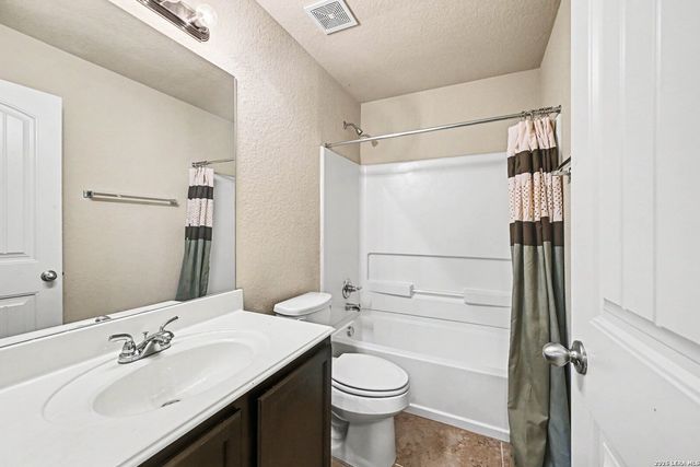 1107 Caspian Pt, San Antonio, TX 78245