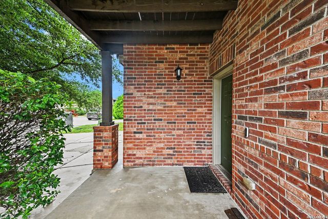 1107 Caspian Pt, San Antonio, TX 78245